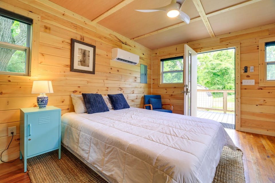 Cozy Hiker's Hideaway: Steps From Creeper Trail! Apartment in Damascus