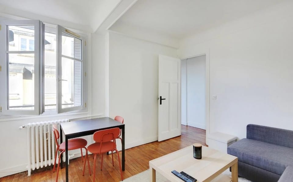 Appartement, cœur des Batignolles Montmartre Apartment in Paris