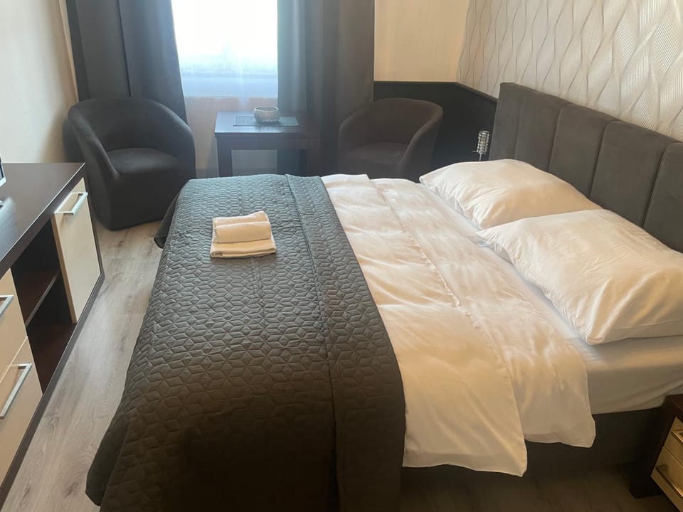 Maroon pension Bed and Breakfast in Slovakia