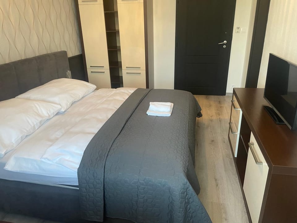 Maroon pension Bed and Breakfast in Slovakia