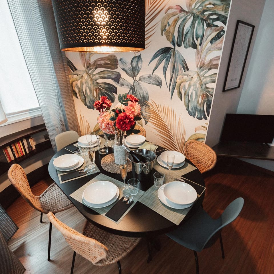 Living room, Seating area, Dining area