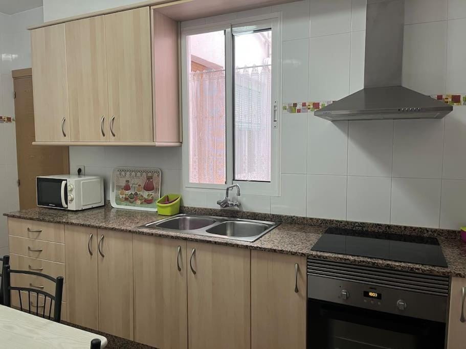 Kitchen or kitchenette, minibar, pet friendly, stove