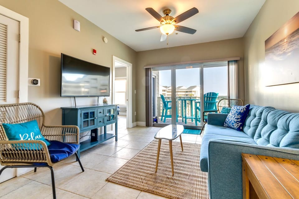 Bayfront Pensacola Beach Condo w/ Pool & Elevator House in Pensacola Beach