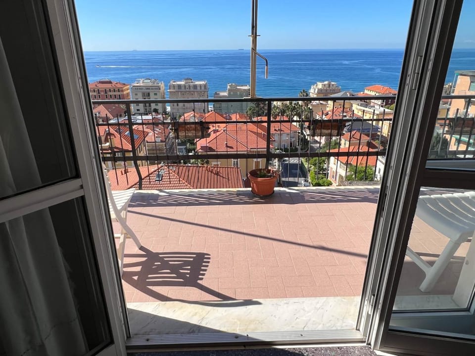 Grande Appartamento Vista Mare Apartment in Varazze
