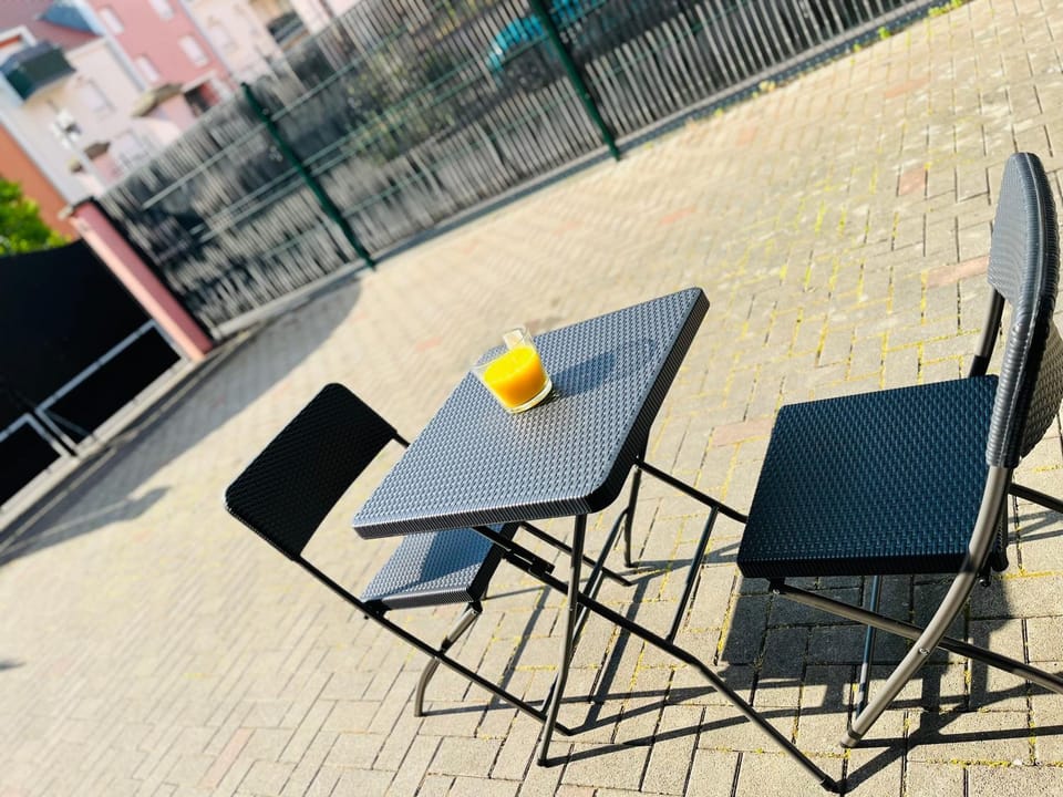 Patio, Dining area, Parking