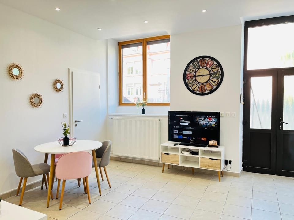 TV and multimedia, Dining area