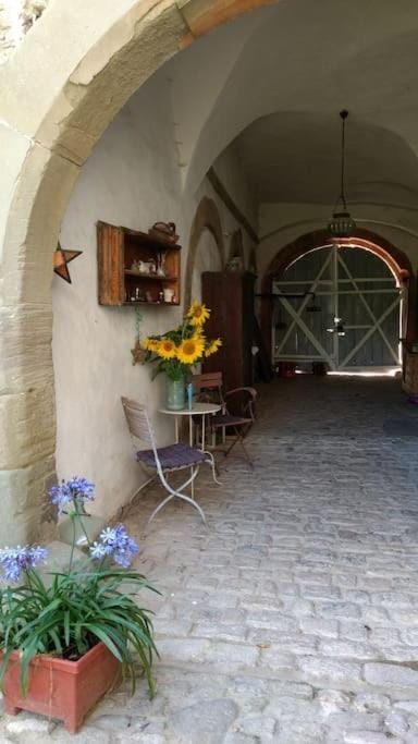 Facade/entrance