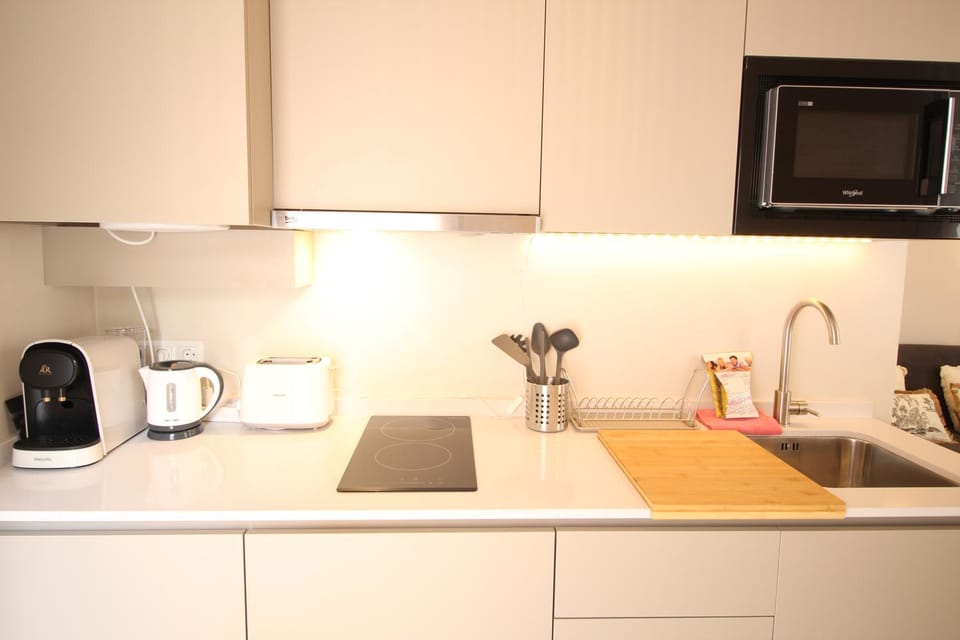 Kitchen or kitchenette, kitchen