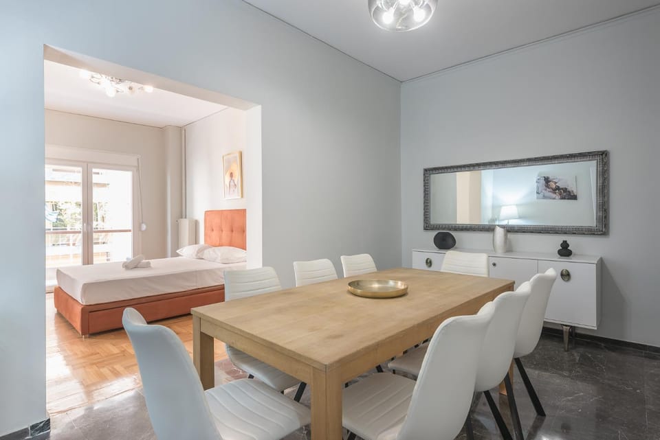 Victoria Divas Paradise Suite Apartment in Athens