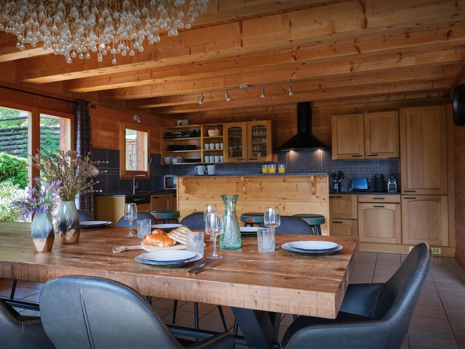 Summer, Dining area, kitchen