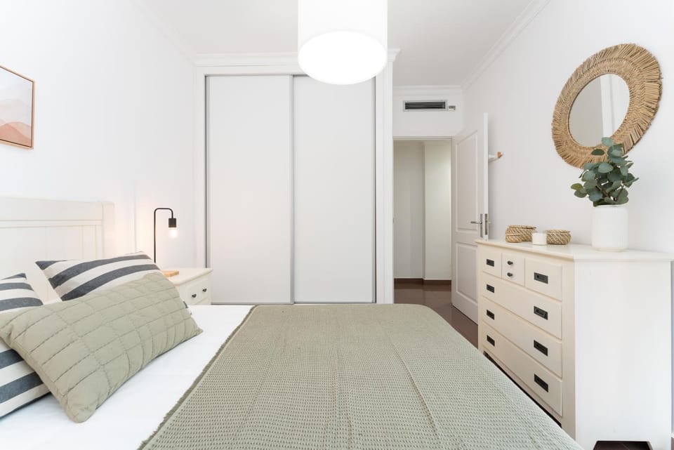 Bed, Photo of the whole room, Bedroom, wardrobe