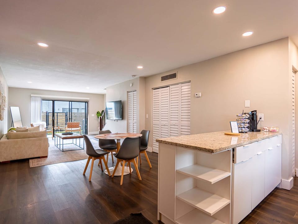 Boho Townhouse near USF House in Tampa