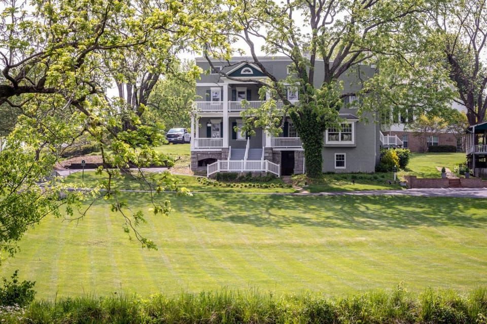 Property building, Spring