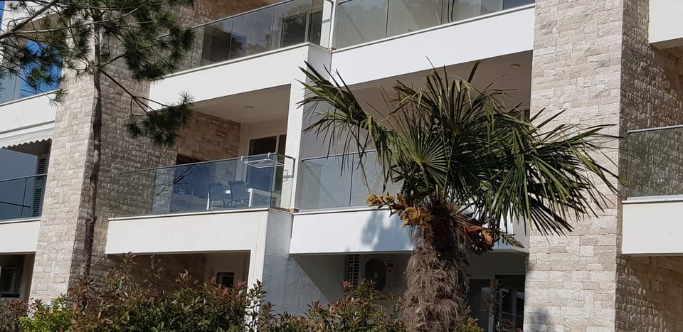 Property building, View (from property/room), Balcony/Terrace