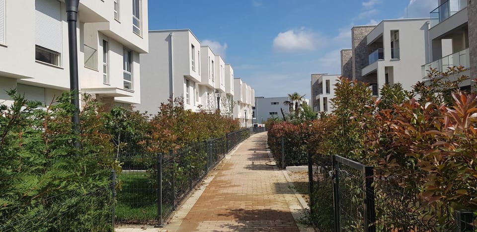 Property building, Neighbourhood, Street view