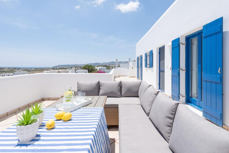 Day, Balcony/Terrace, Seating area, Dining area