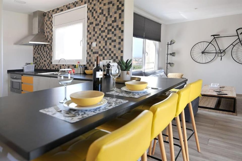 Kitchen or kitchenette, Living room