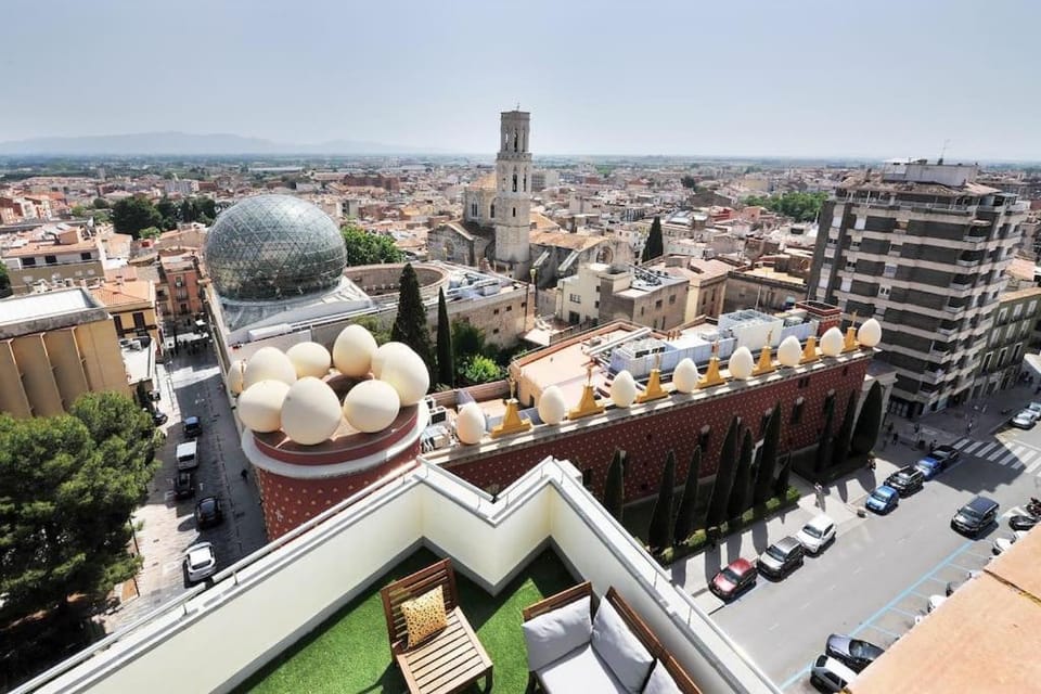 Property building, Off site, Day, Neighbourhood, Bird's eye view, View (from property/room), Balcony/Terrace, City view, Street view, Location, Parking