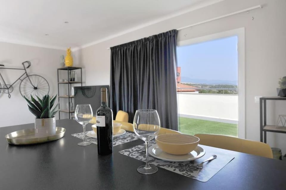 Food and drinks, Dining area, Drinks, Alcoholic drinks