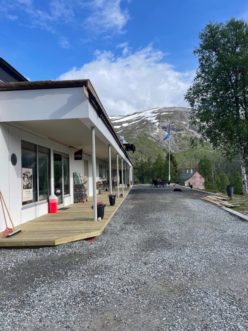 Property building, Day