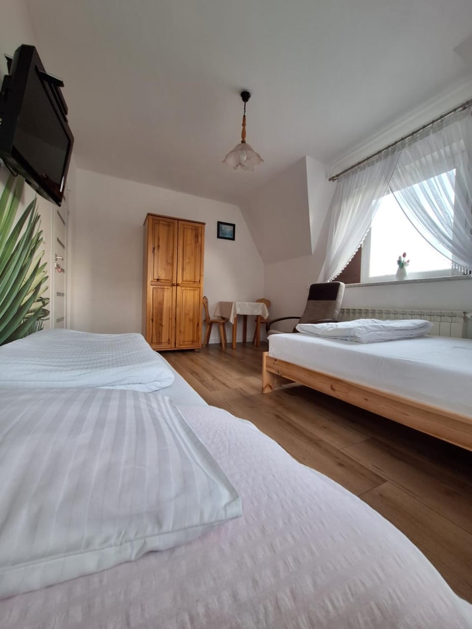 Bed, TV and multimedia, Photo of the whole room, Bedroom, wardrobe