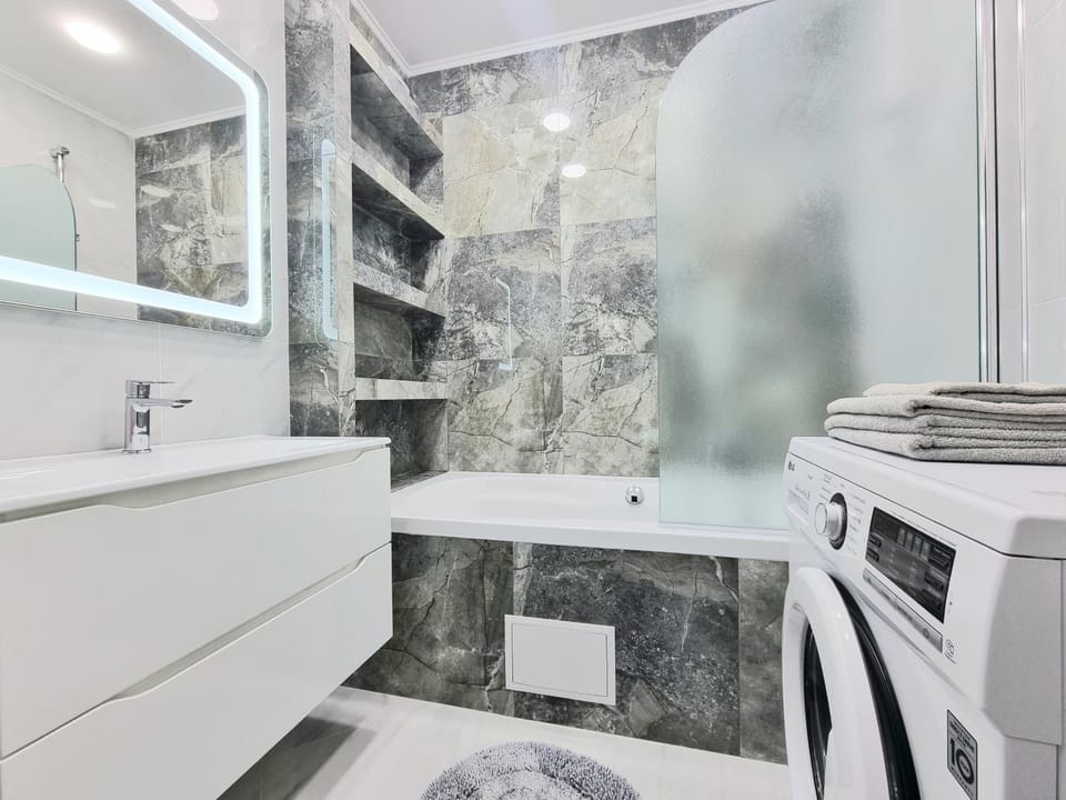 Bathroom, Bath