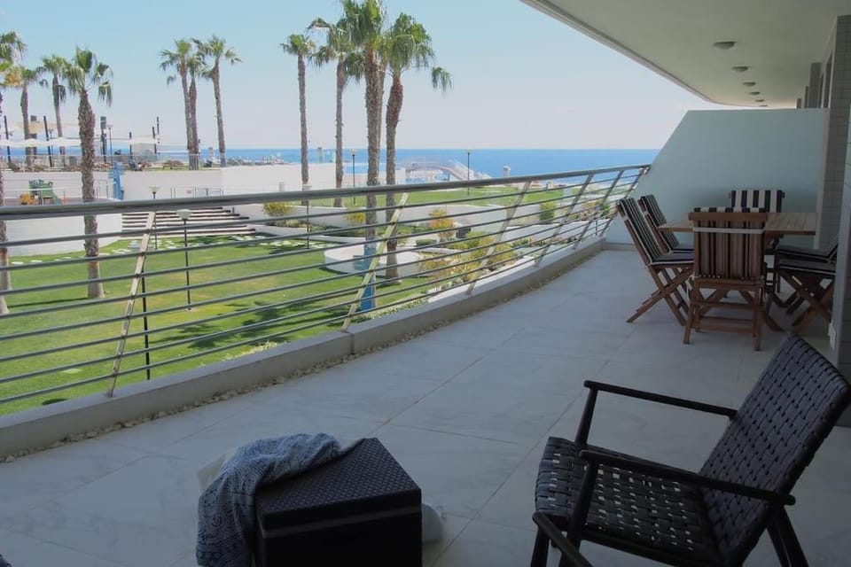 Fantastic Infinity View . Wifi. Parking Apartment in Costa Blanca
