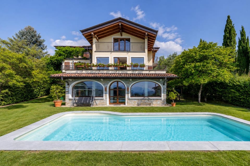 Property building, Spring, Day, Garden, Garden view, Pool view, Swimming pool, sunbed