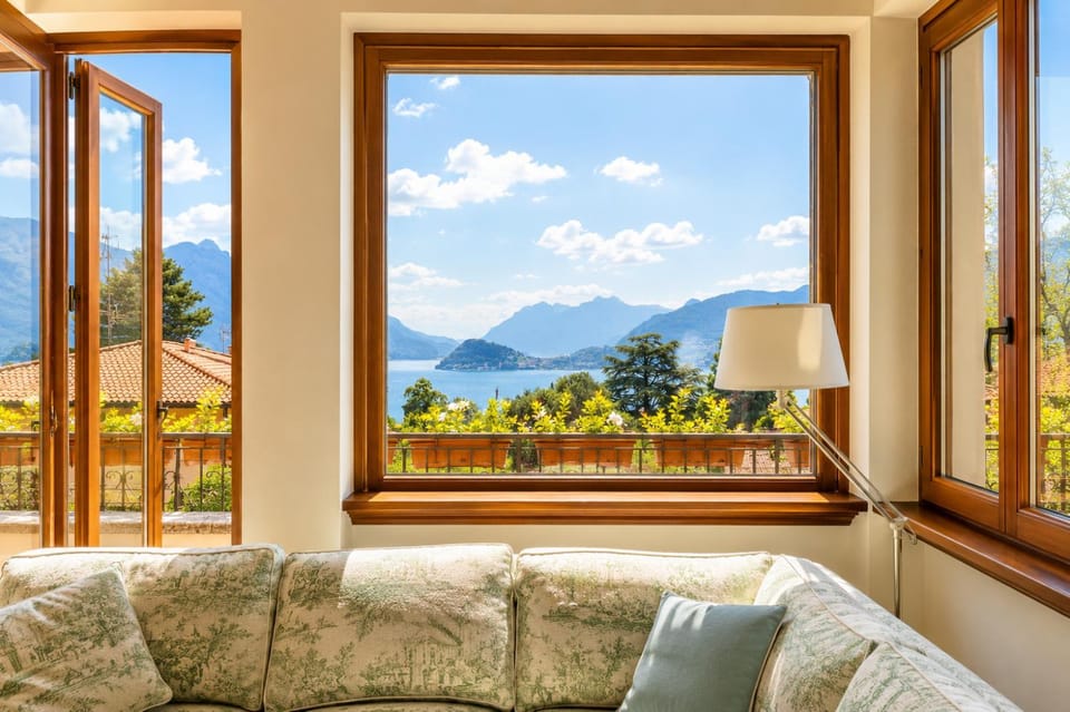 Day, Natural landscape, View (from property/room), Balcony/Terrace, Living room, Seating area, Lake view, Mountain view