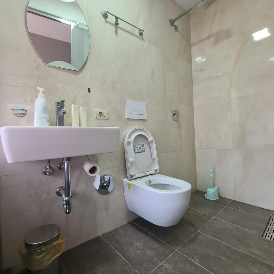 Shower, Toilet, Bathroom
