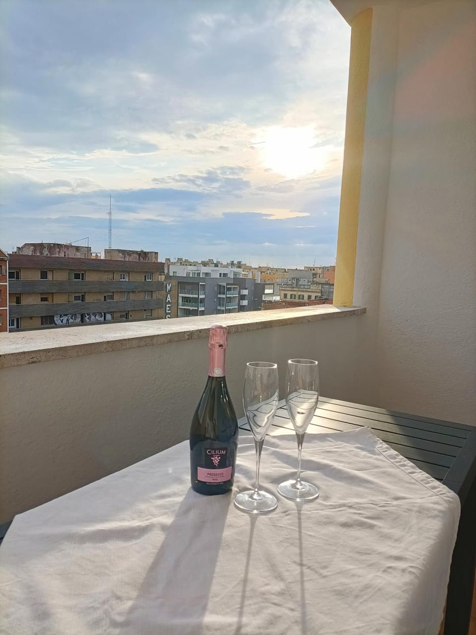 View (from property/room), Balcony/Terrace, Dining area