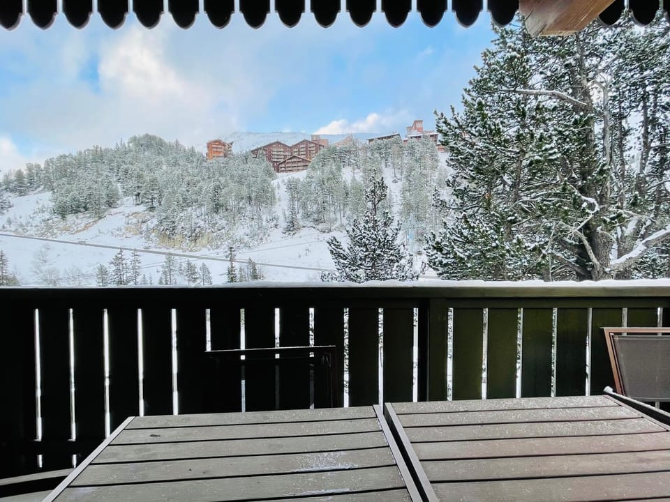 View (from property/room), Balcony/Terrace, Mountain view