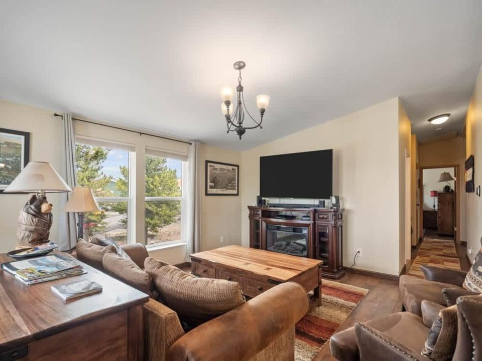 TV and multimedia, Living room, Seating area