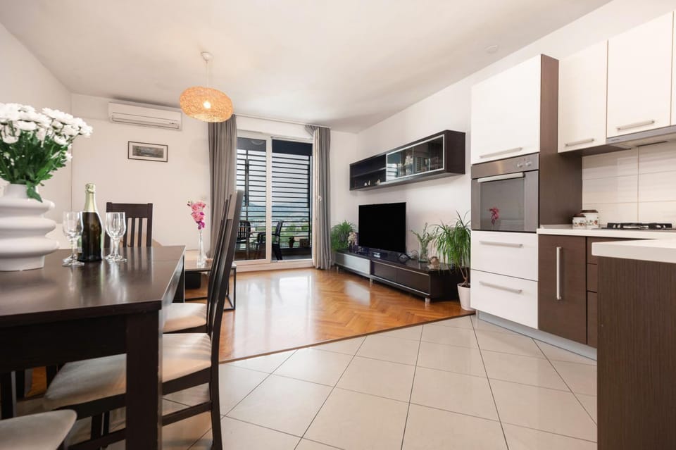 TV and multimedia, Kitchen or kitchenette, Living room, Seating area, Dining area, Evening entertainment, pet friendly, stove