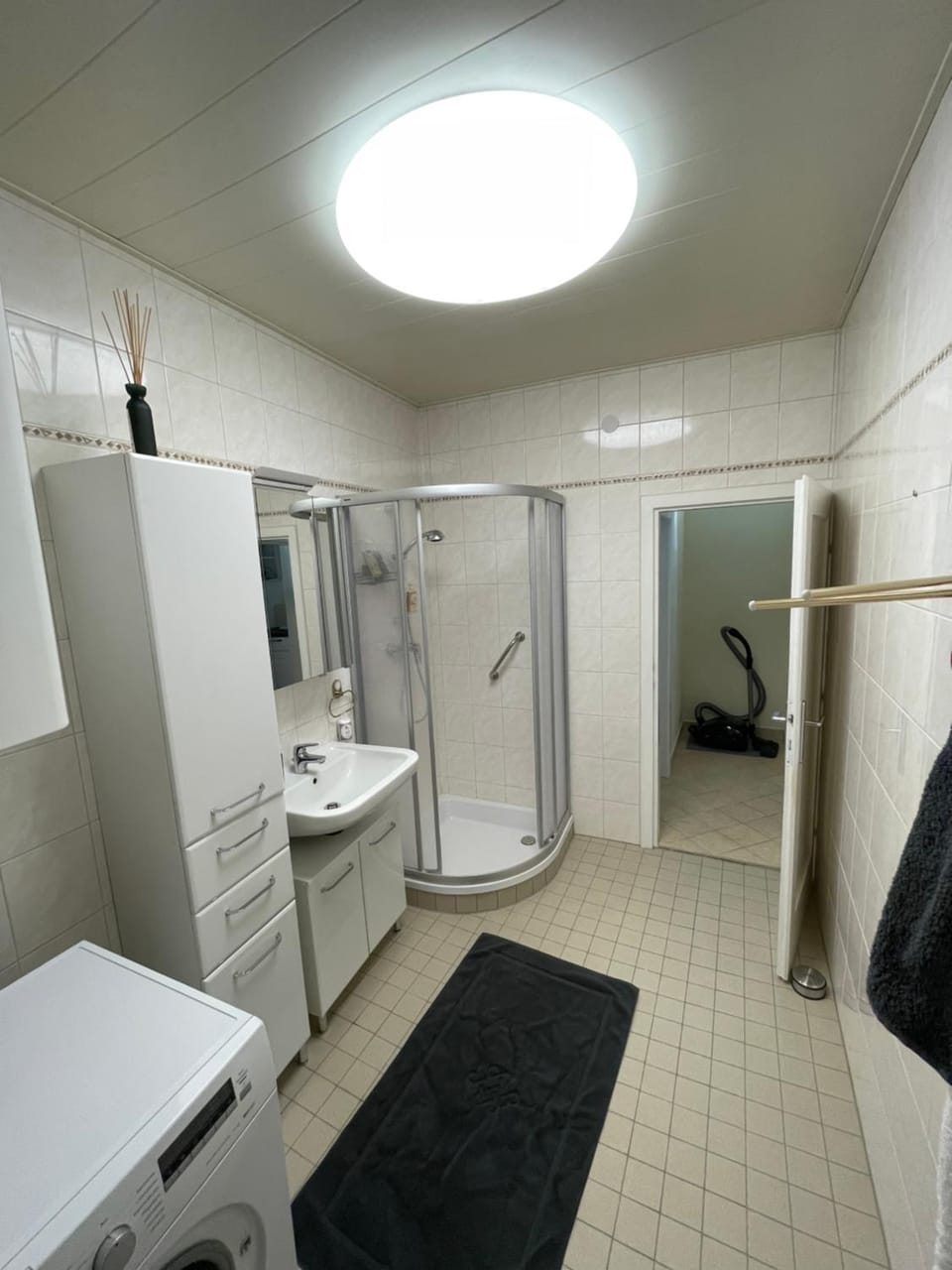 Shower, Bathroom, towels
