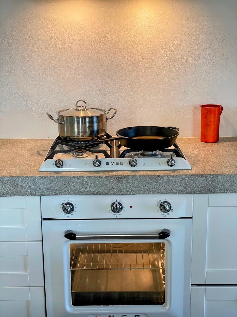 Kitchen or kitchenette, pet friendly, stove