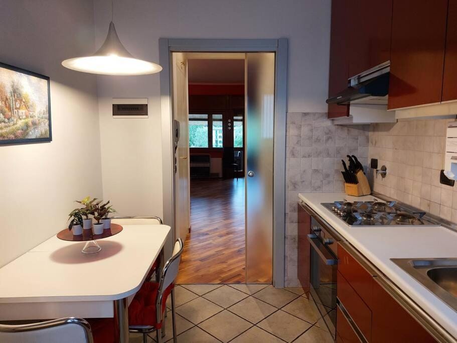 Kitchen or kitchenette, Dining area, pet friendly, stove