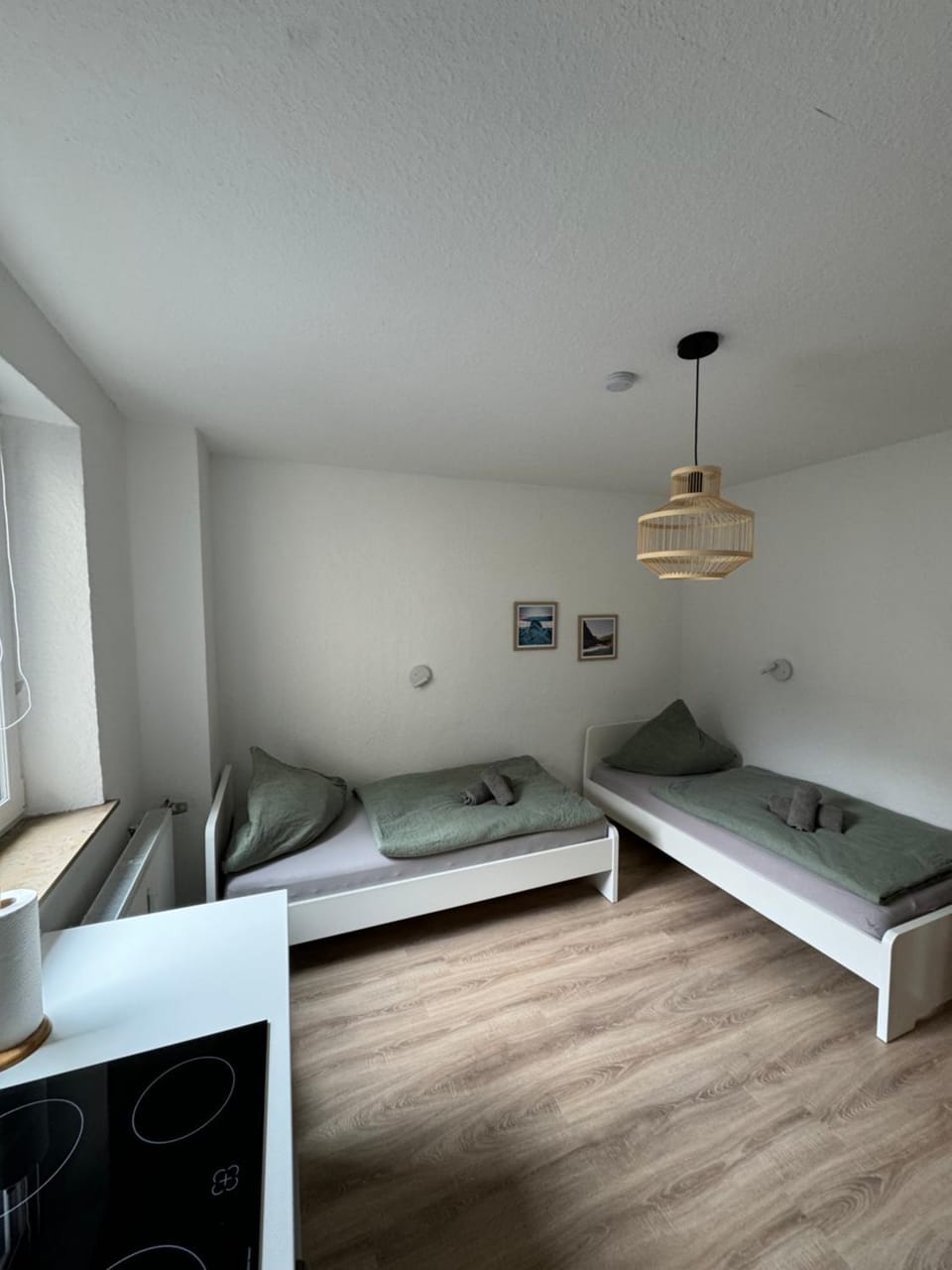 Bed, Photo of the whole room, Bedroom, kitchen