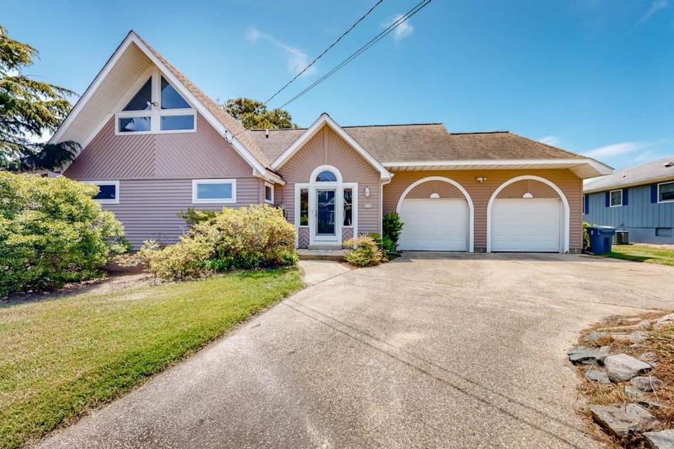 The Town of South Bethany --- 300 W 6th St House in South Bethany