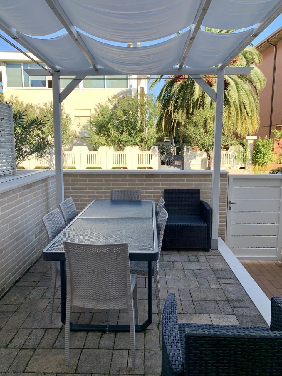 Patio, Dining area
