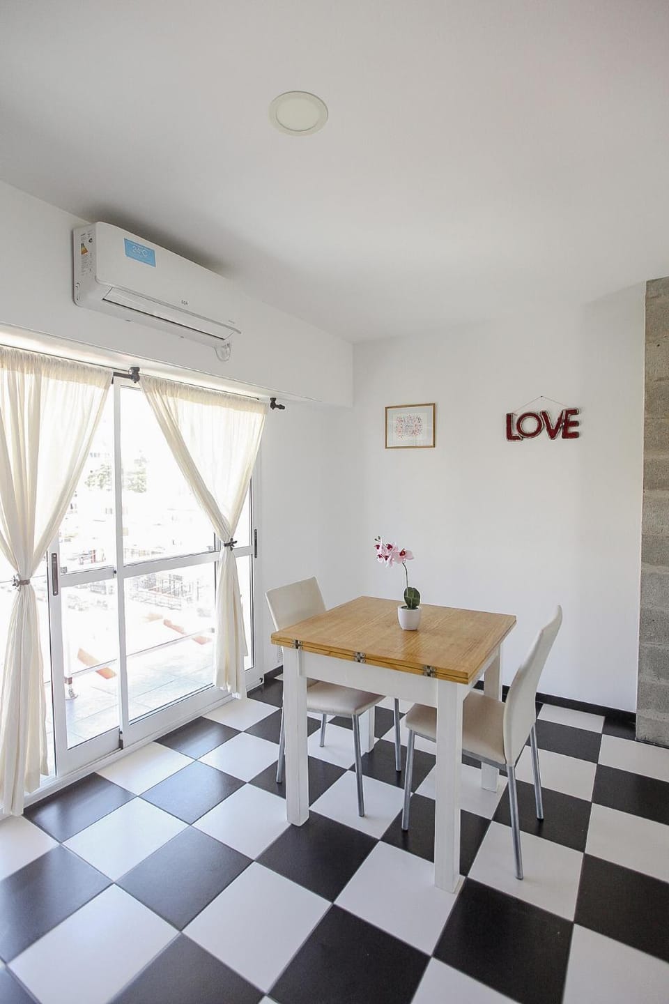 Living room, Dining area, air conditioner
