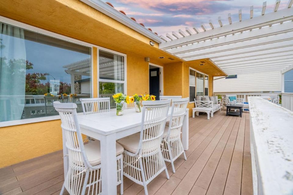 Sunlit La Jolla Village Gem with Peak Ocean Views House in La Jolla