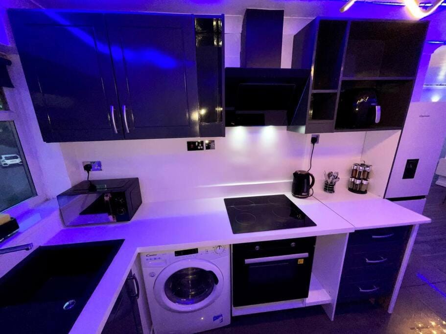 Chic 2 Bedroom Flat Apartment in Felixstowe