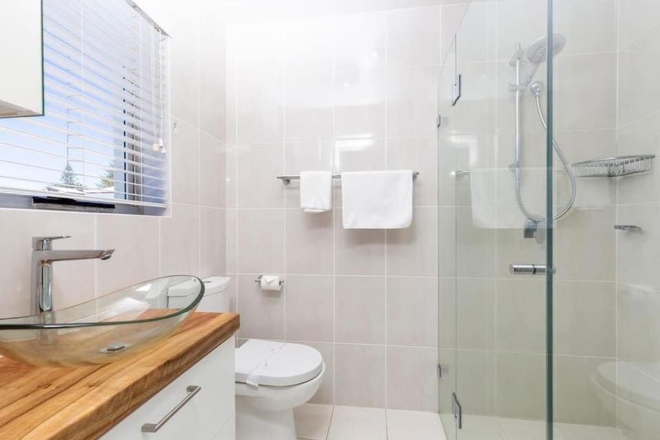 Luxe Oceanfront Penthouse! Yamba's best Suncrest 5 House in Yamba