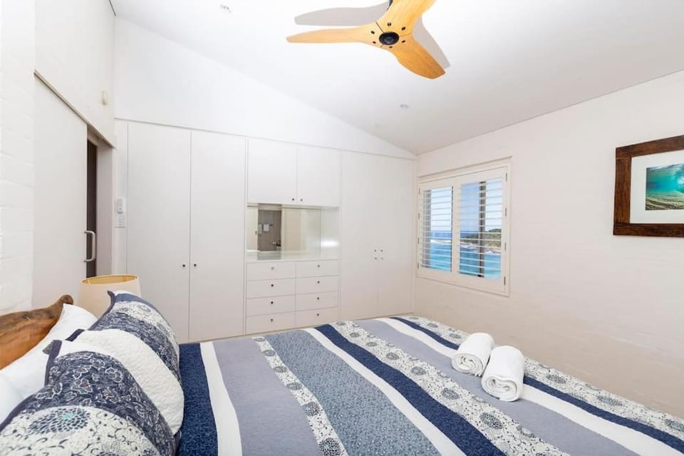 Luxe Oceanfront Penthouse! Yamba's best Suncrest 5 House in Yamba