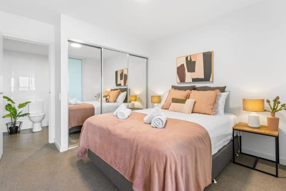 Comfy place with fabulous view Penthouse level Apartment in Adelaide