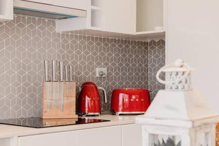 An Idyllic Boho Style Retreat High-end kitchenware House in Mermaid Waters