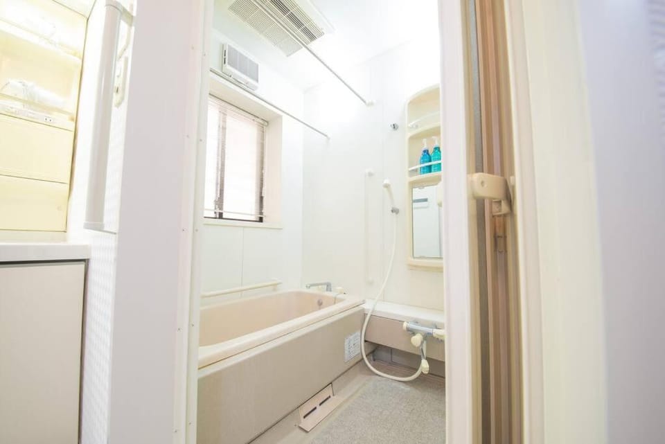 la3 hotel annex 新宿三階建て一軒家 House in Shinjuku
