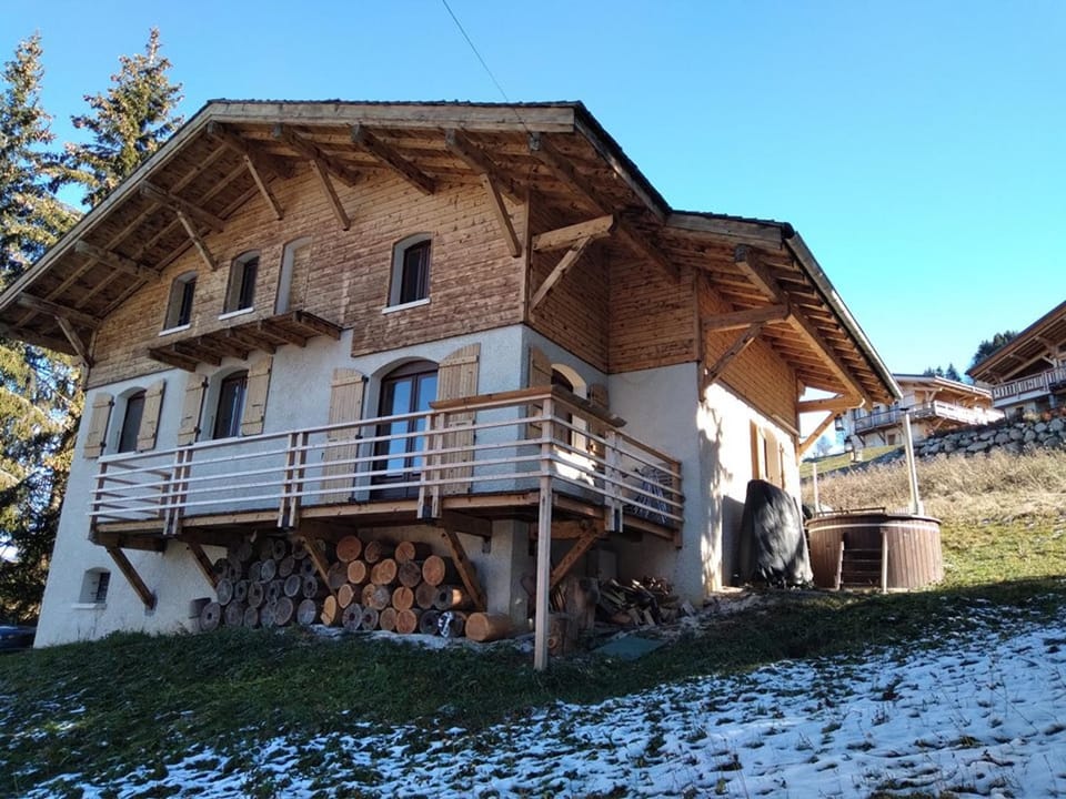 Chalet pour 10 pers. avec cheminée et bain norvégien - FR-1-733-70 Chalet in Notre-Dame-de-Bellecombe
