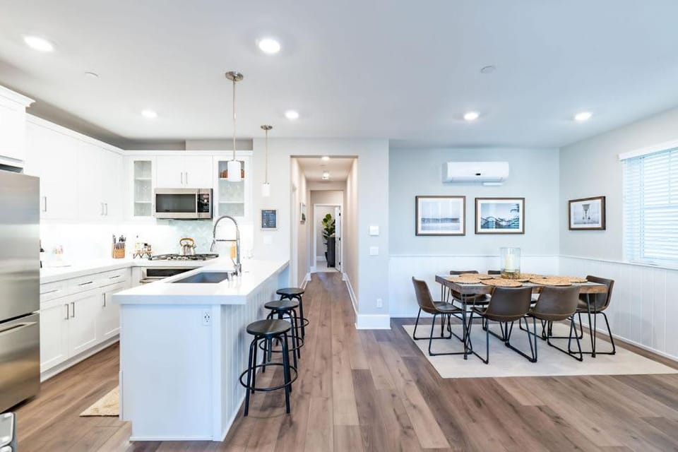 Pristine and Luxe, Steps to Mission Beach and Bay! House in Mission Beach